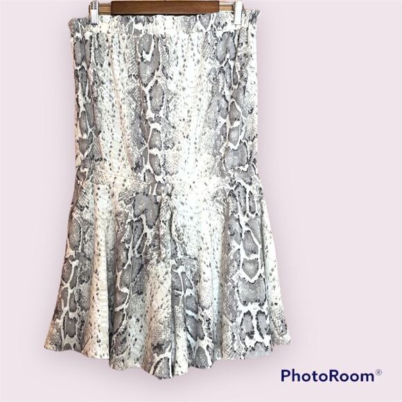 CHERISH Snakeskin Print Strapless Romper *NWT* - Picture 1 of 11